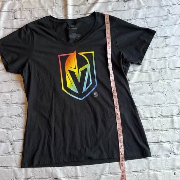 Las Vegas Golden Knights women's short sleeve T-shirt XL Rainbow VGK Logo Pride - Picture 3 of 7
